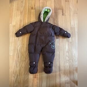 CARTERS GIRLS SNOW SUIT SIZE 12MO MINT